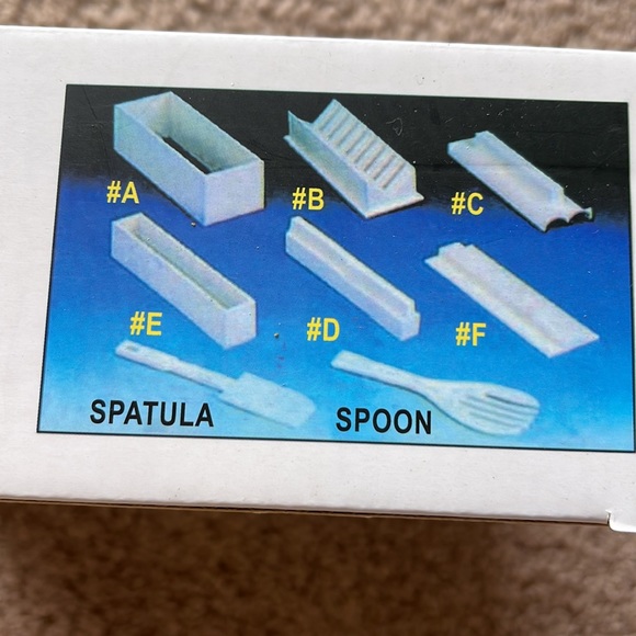 NIB Super Sushi Maker - Picture 4 of 5